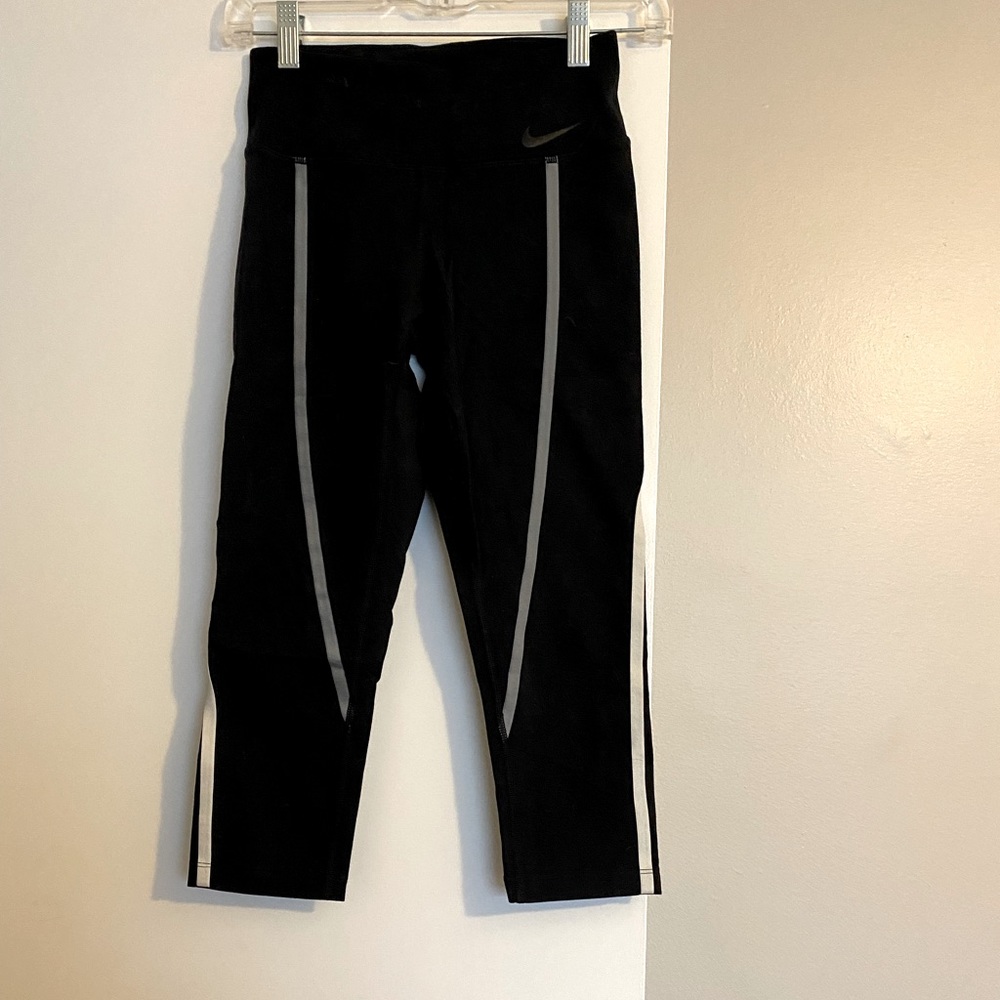 XS Dri-fit Nike Cropped Running Tight
